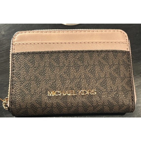 Michael Kors Handbags - Michael Kors JET SET Monogram Medium Zip Around Card Holder/Wallet Powder Blush
